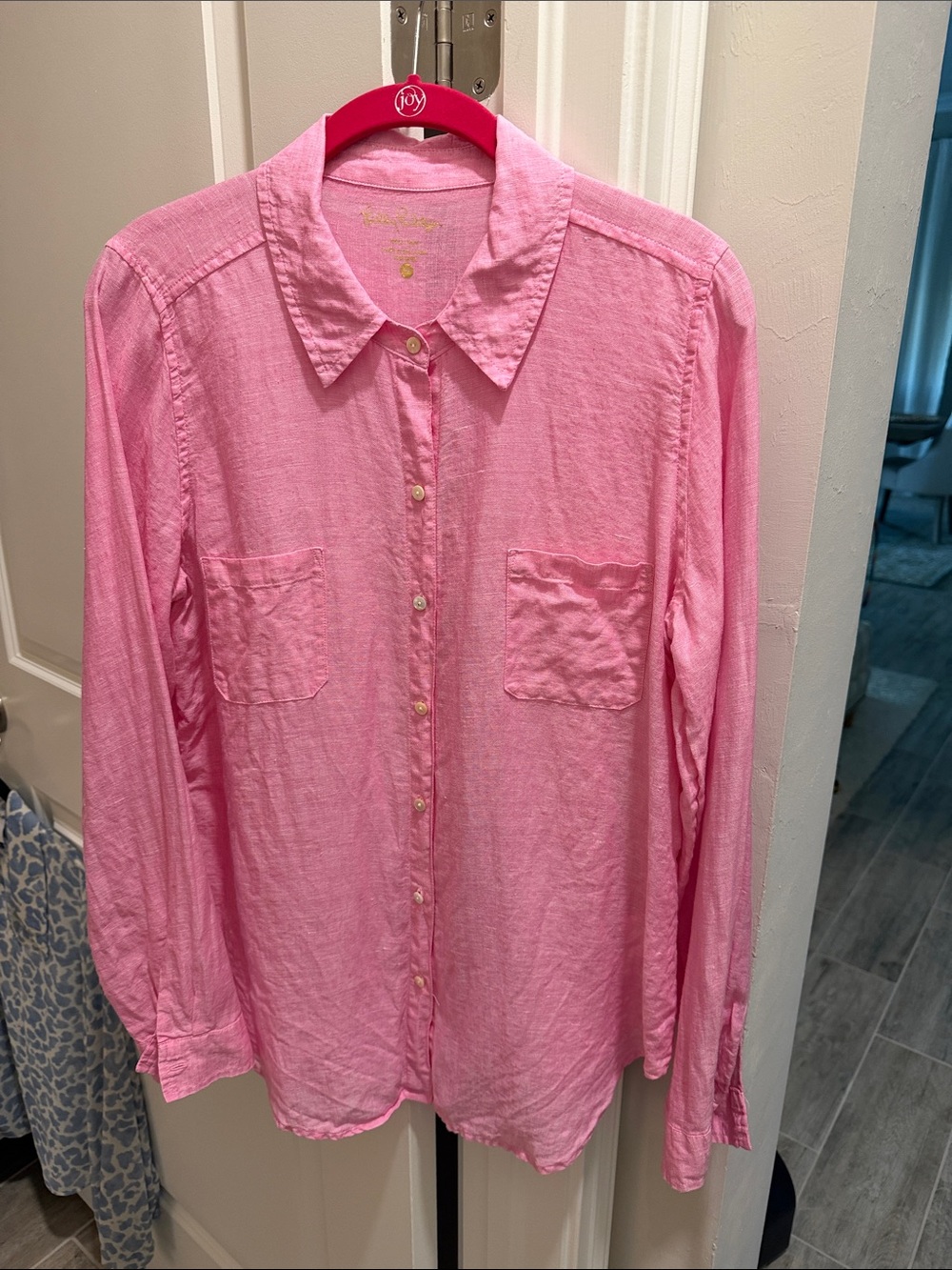 Lilly Pulitzer women’s Lightweight Pink Linen Button-Up Shirt